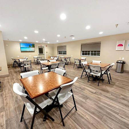 Estherville Hotel & Suites Luaran gambar