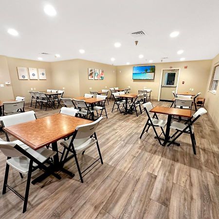 Estherville Hotel & Suites Luaran gambar