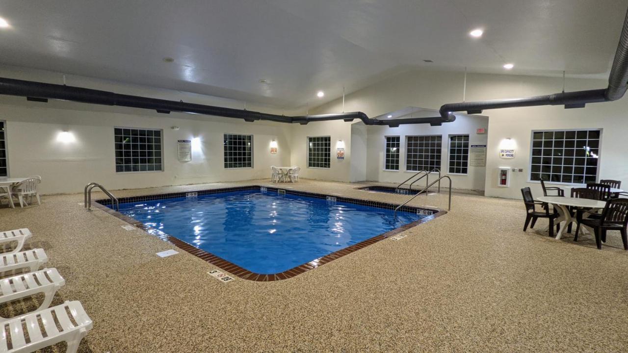 Estherville Hotel & Suites Luaran gambar
