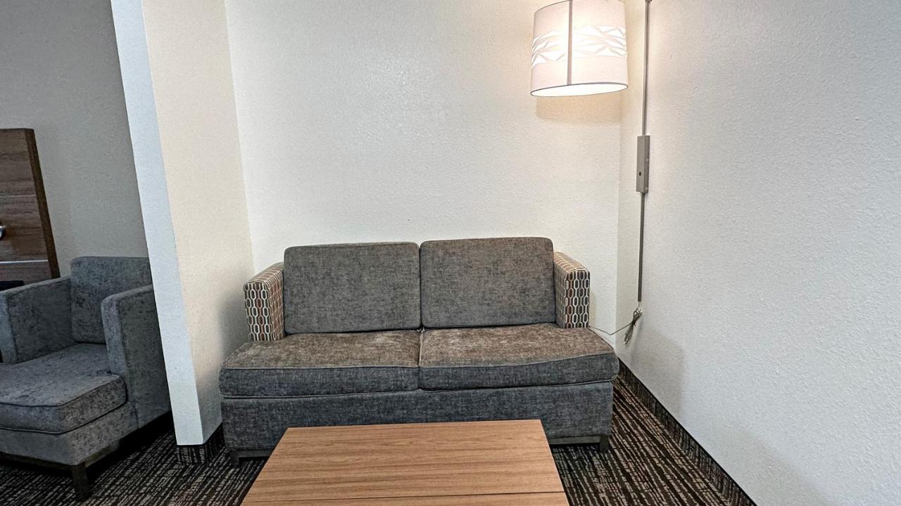 Estherville Hotel & Suites Luaran gambar