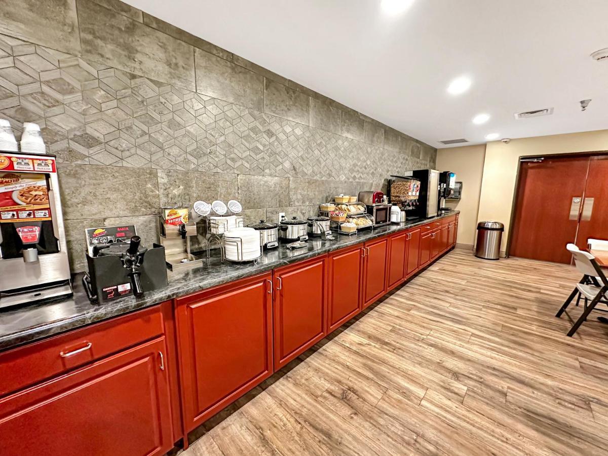 Estherville Hotel & Suites Luaran gambar