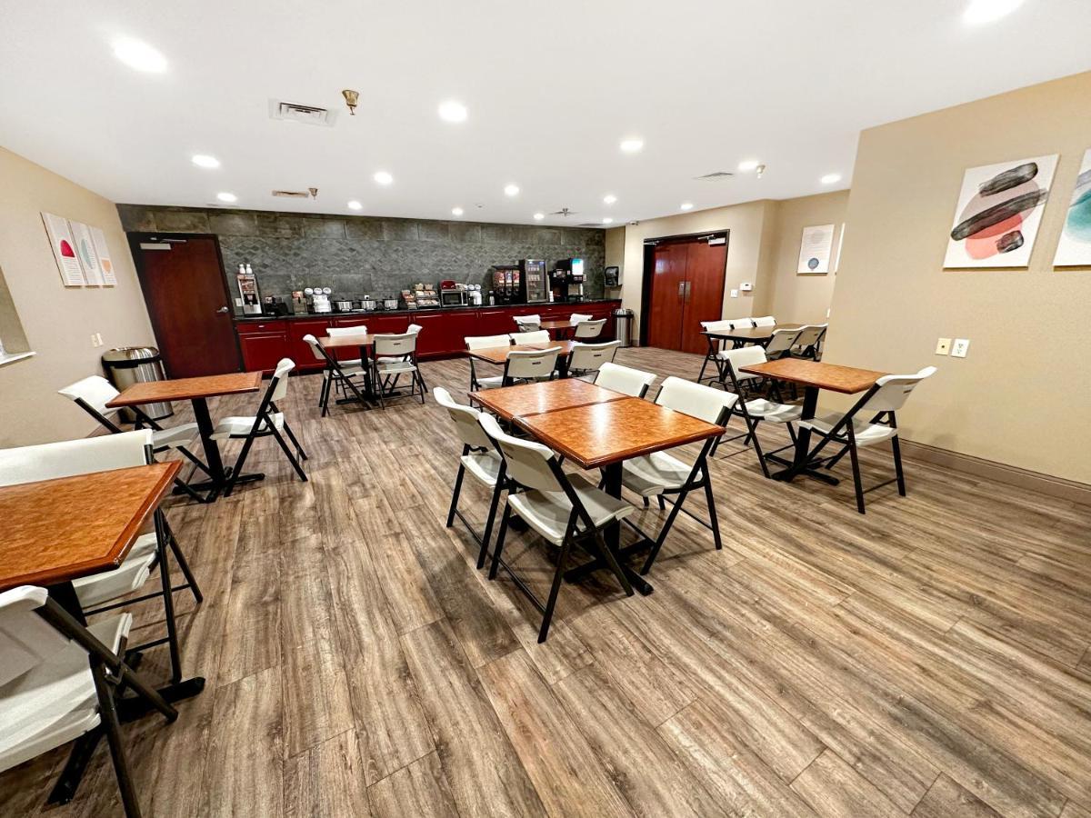 Estherville Hotel & Suites Luaran gambar