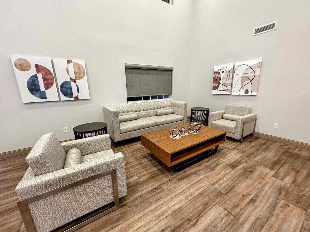 Estherville Hotel & Suites Luaran gambar