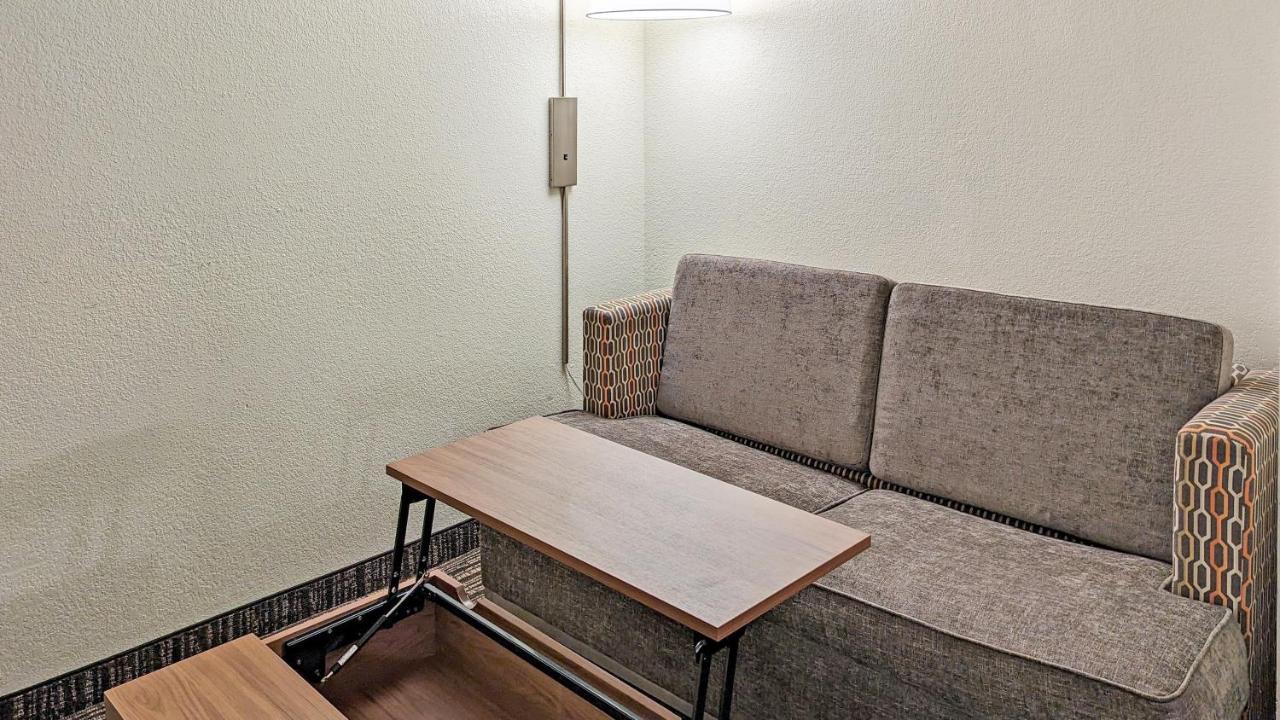 Estherville Hotel & Suites Luaran gambar