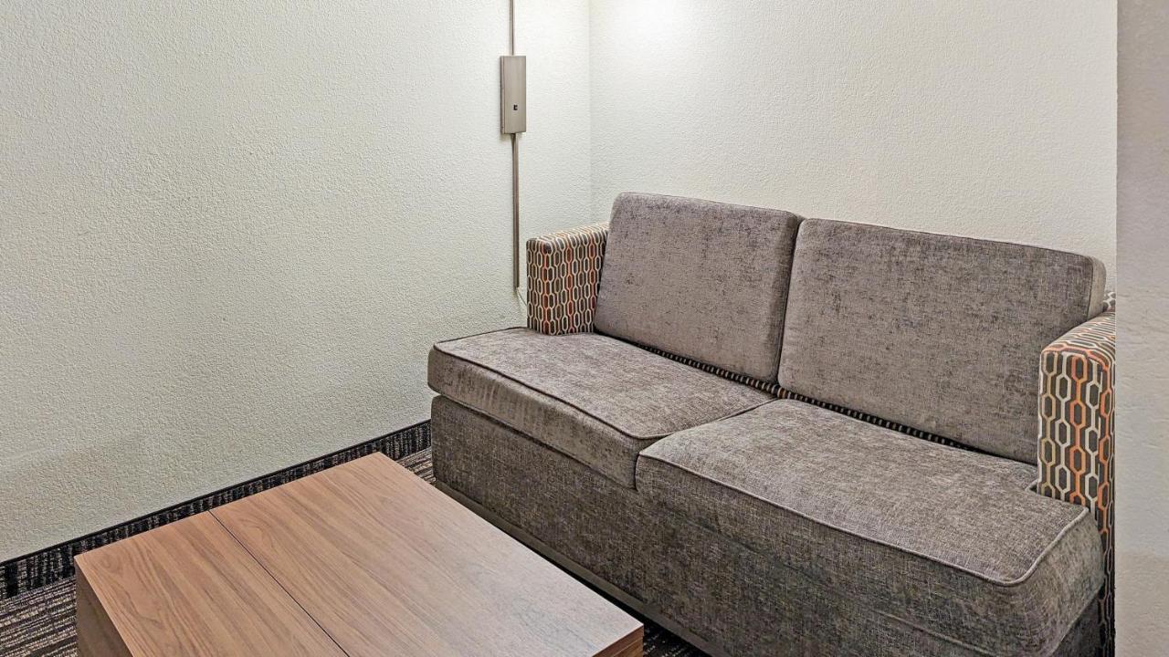 Estherville Hotel & Suites Luaran gambar
