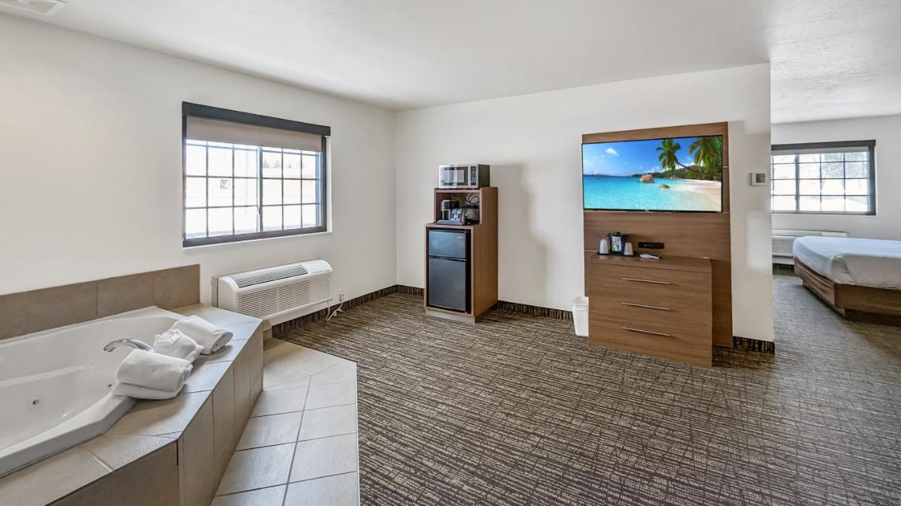 Estherville Hotel & Suites Luaran gambar