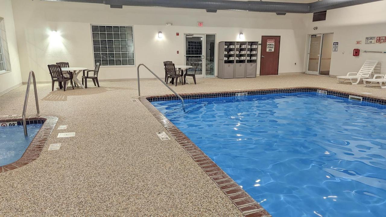 Estherville Hotel & Suites Luaran gambar