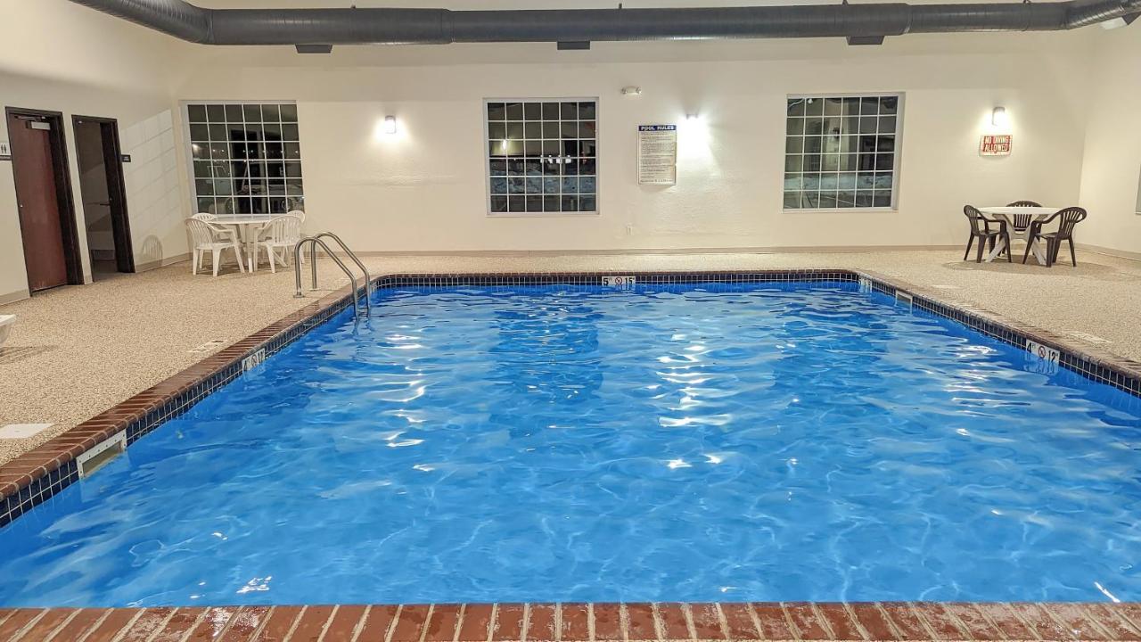 Estherville Hotel & Suites Luaran gambar