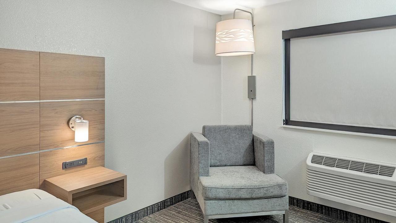 Estherville Hotel & Suites Luaran gambar