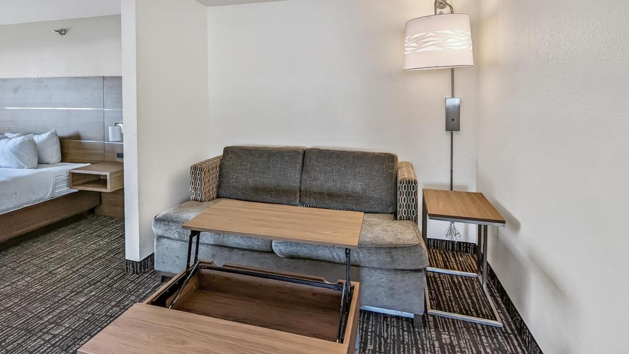 Estherville Hotel & Suites Luaran gambar