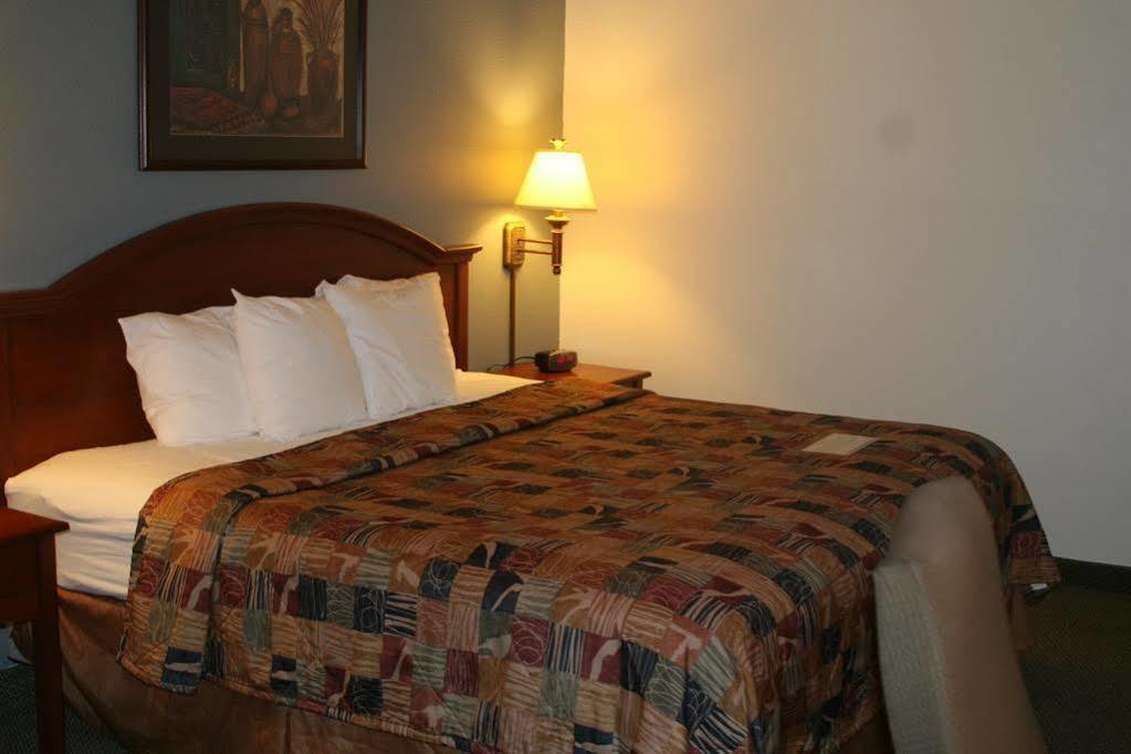 Estherville Hotel & Suites Luaran gambar